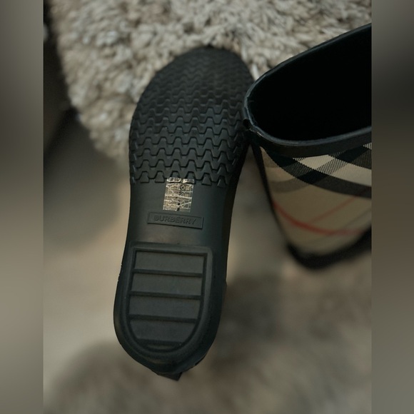 Burberry Rain Boots Sz 10 - Picture 6 of 11